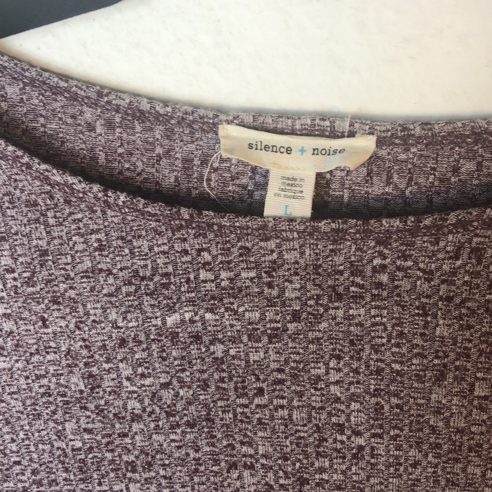 Silence + Noise Urban Outfitters Printed Purple Crop Top! - Picture 3 of 6